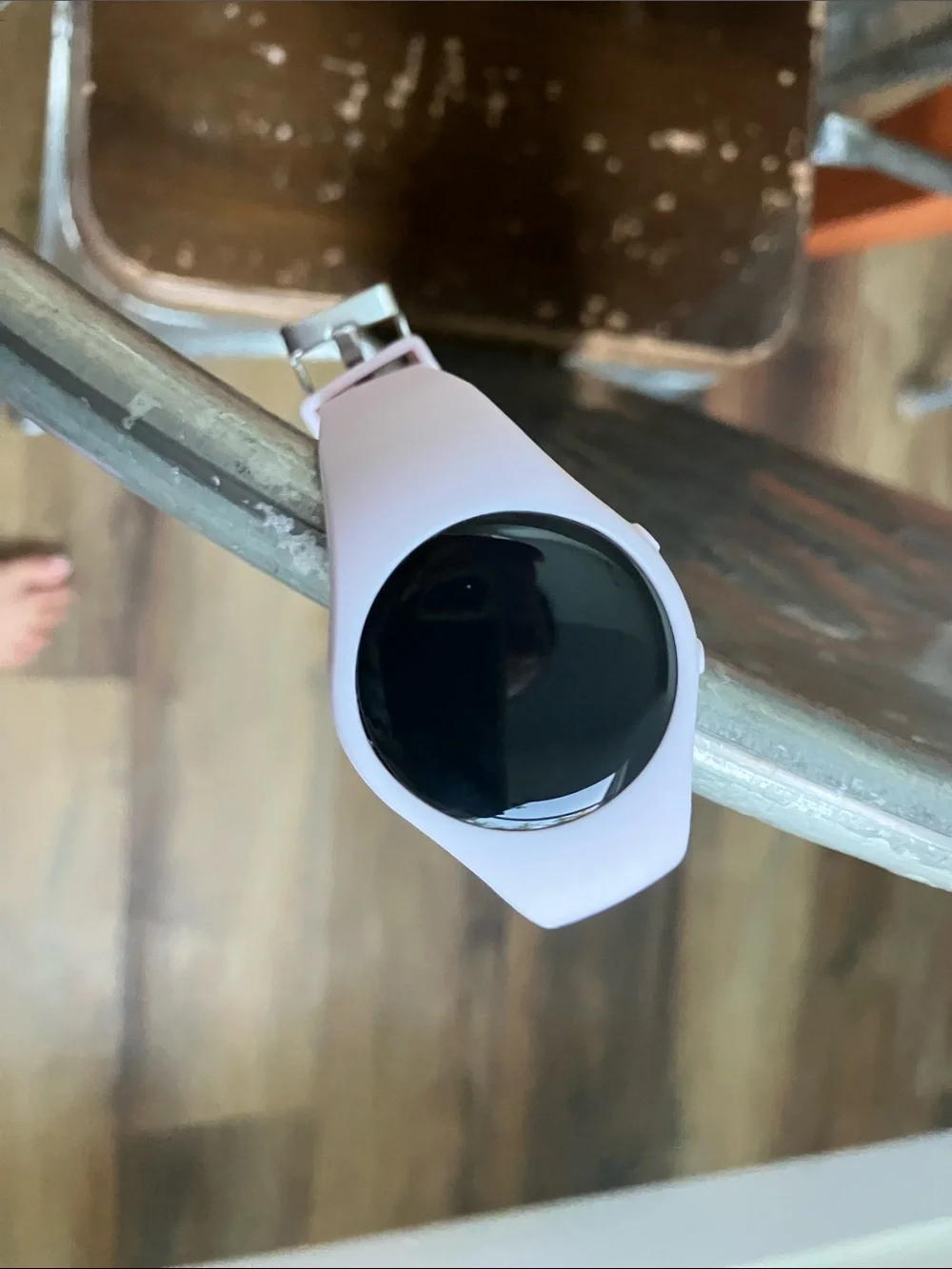 Light Pink Round Smart Fitness Watch with Silicone Strap